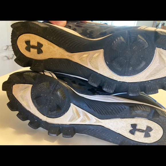 Under Armour Baseball Cleats - Picture 4 of 6